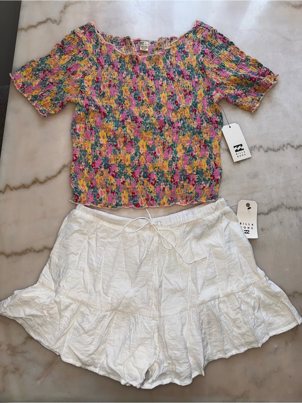Billabong Set White Ruffle Drawstring Skort with Multicolor Smocked Top